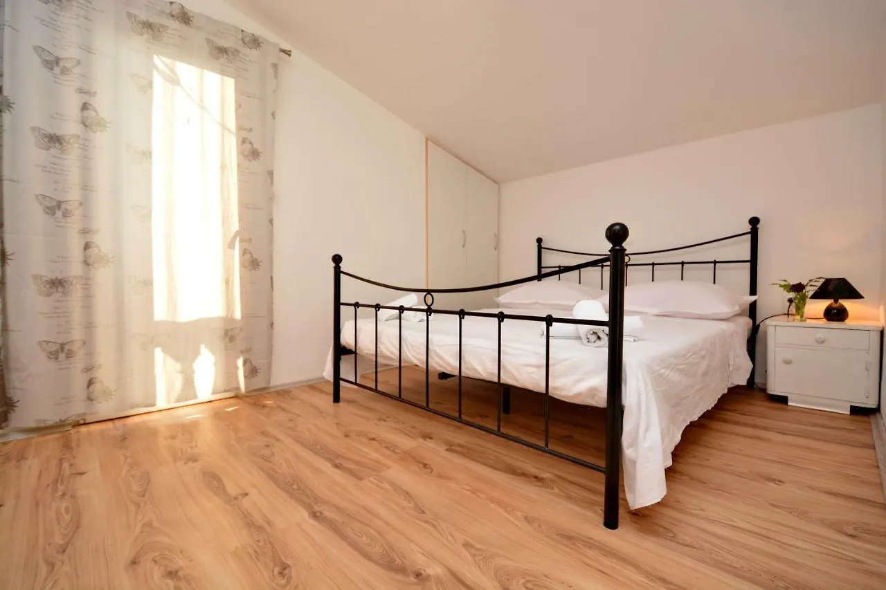 Holiday Home Pavlovi Dvori Smilcic