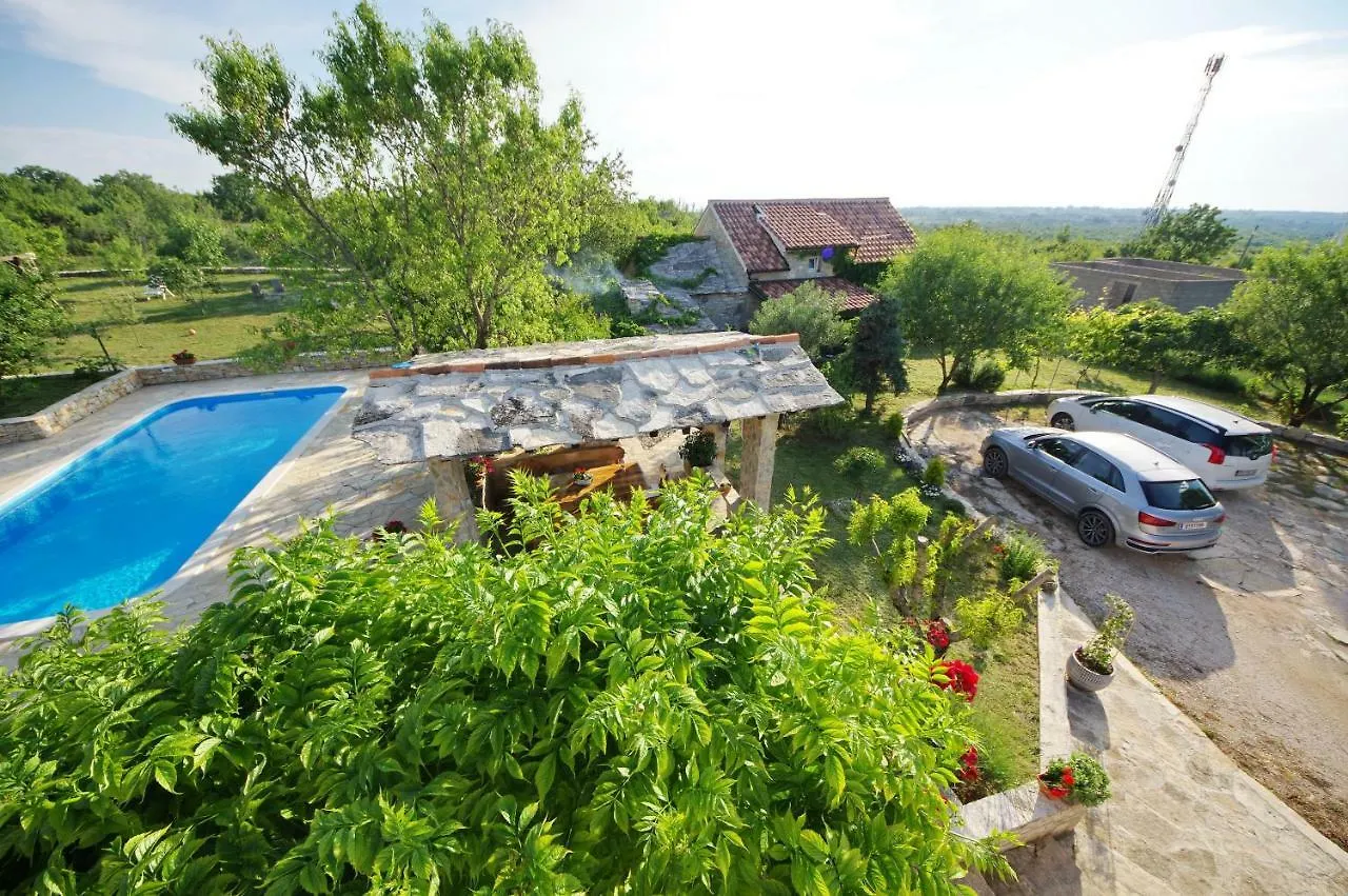 Holiday Home Pavlovi Dvori Smilcic