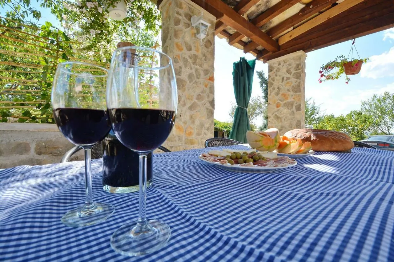 Holiday Home Pavlovi Dvori Smilcic