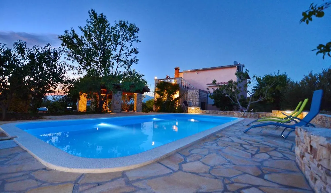 Holiday Home Pavlovi Dvori Smilcic Croatia