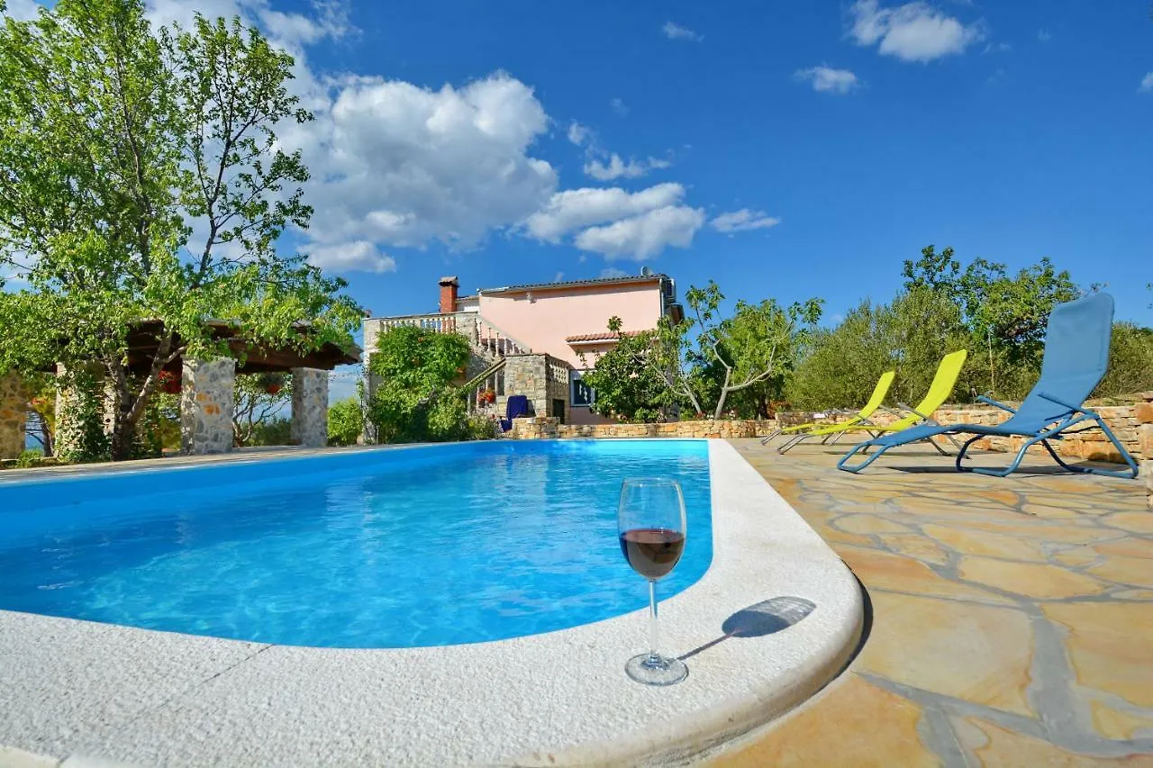 Holiday Home Pavlovi Dvori Smilcic