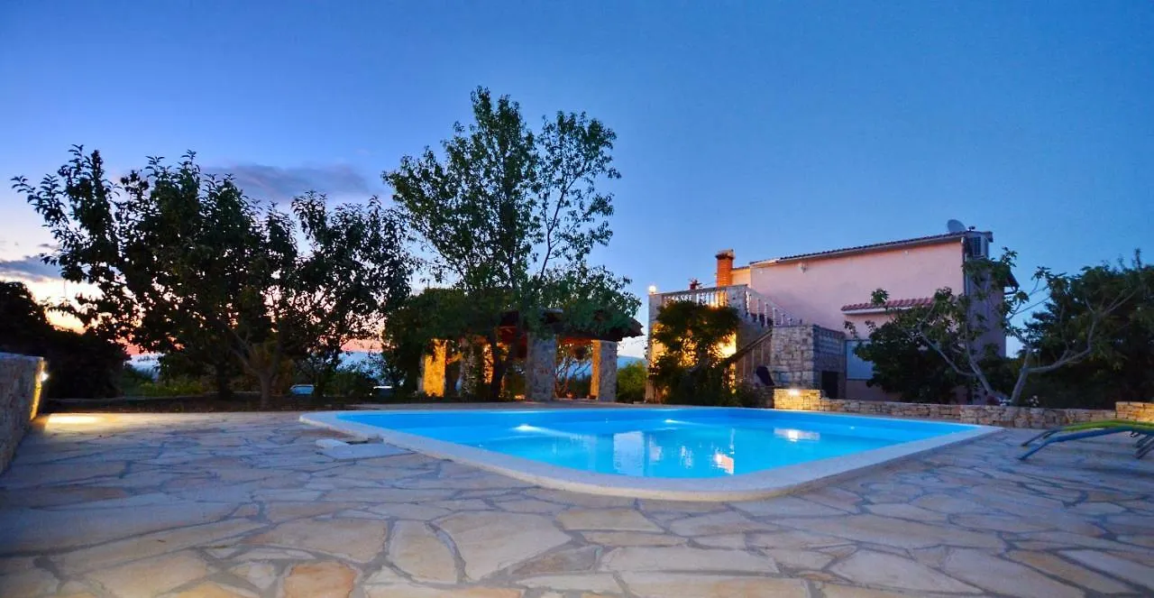Holiday Home Pavlovi Dvori Smilcic