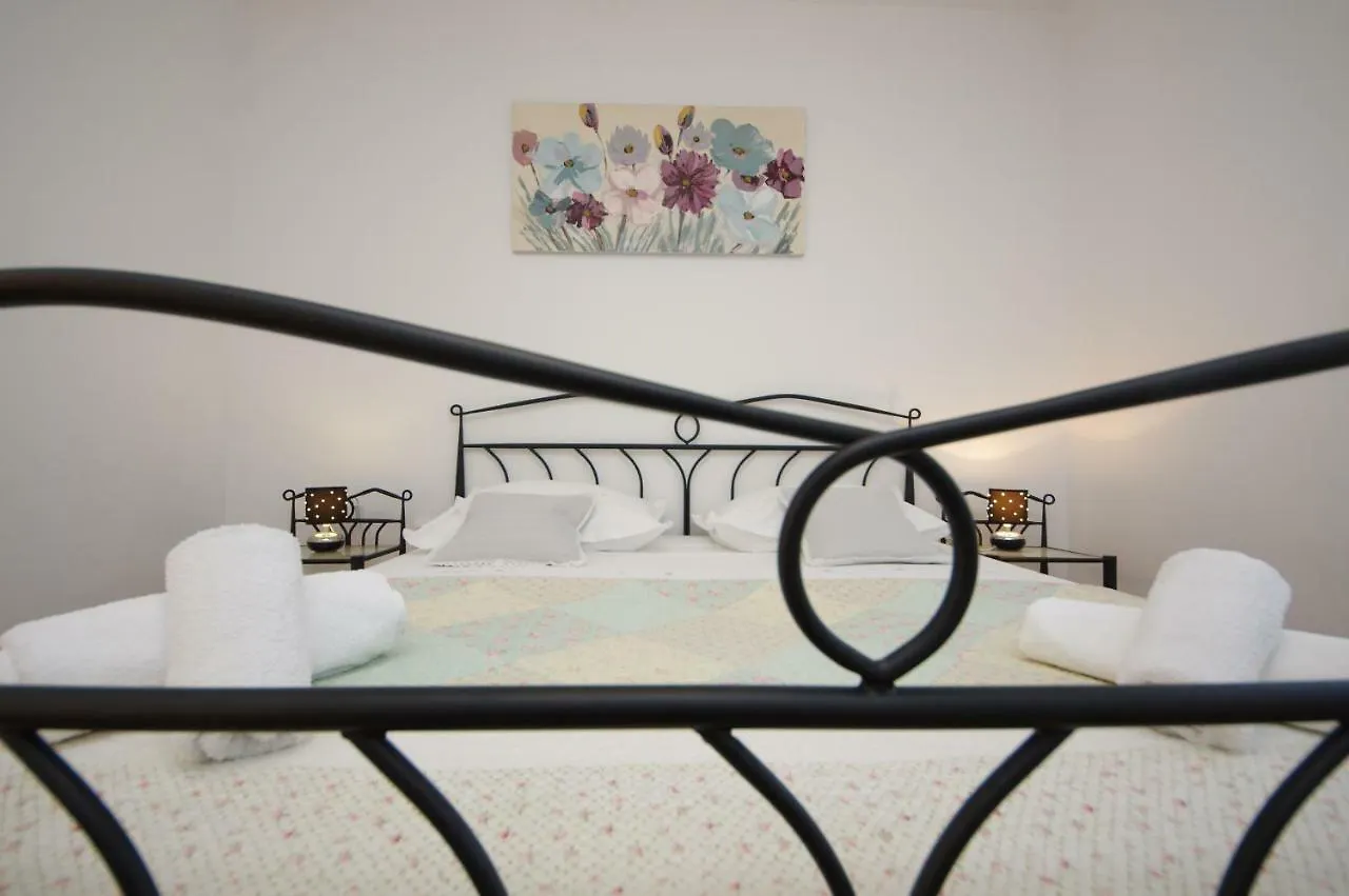 Holiday Home Pavlovi Dvori Smilcic Croatia