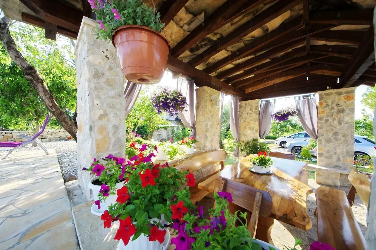 Holiday Home Pavlovi Dvori Smilcic
