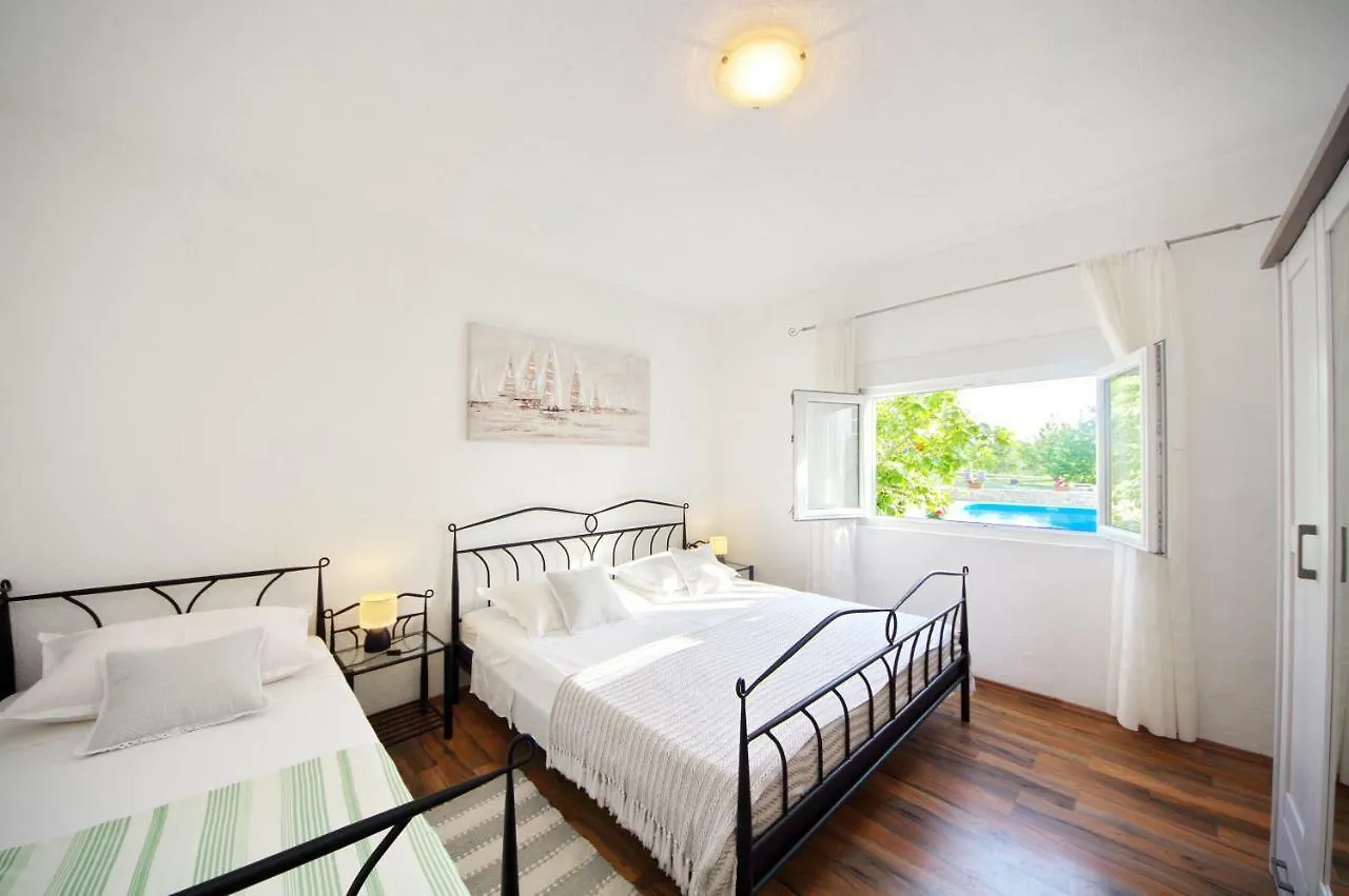 Holiday Home Pavlovi Dvori Smilcic