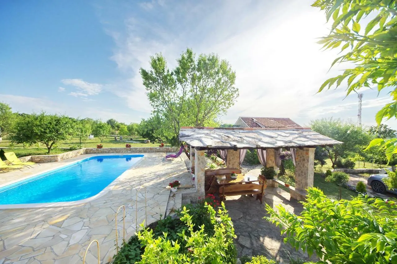 Holiday Home Pavlovi Dvori Smilcic